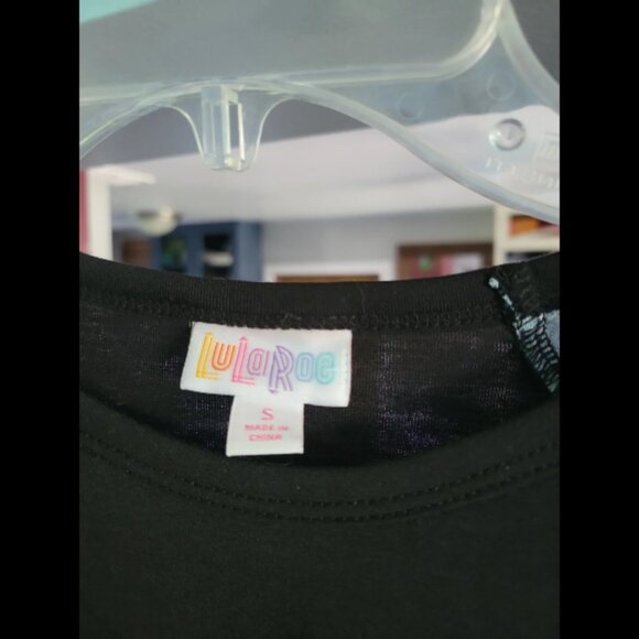 Womens size small Lularoe randy shirt. New with tags - Picture 3 of 4